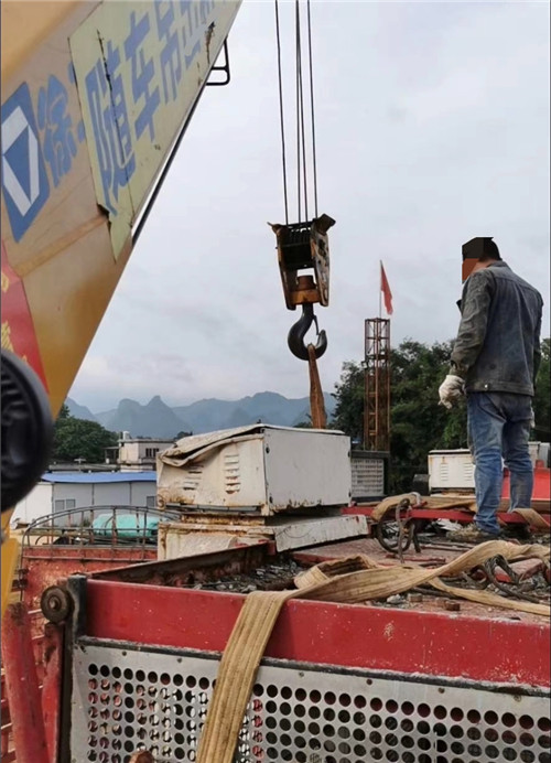 广河县大件吊装搬运设备常用的施工手势信号解答
