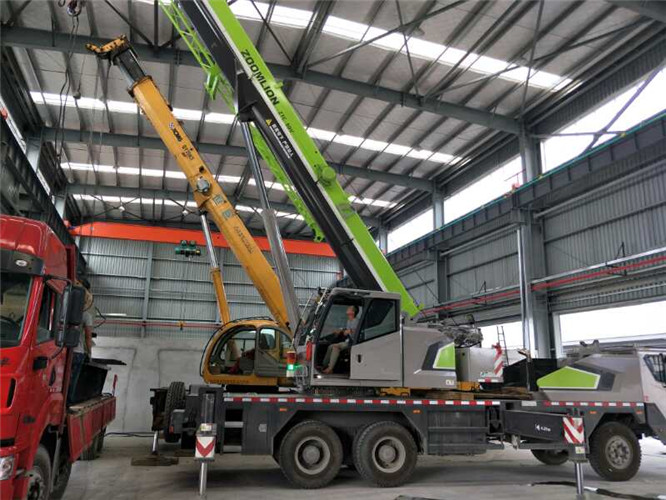 广河县高空车出租需要注意哪些安全事项？